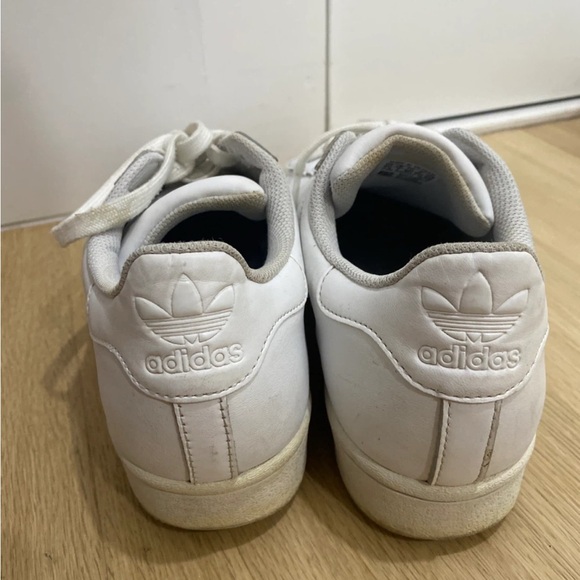 Adidas Superstar White, US 7.5 - Picture 1 of 2